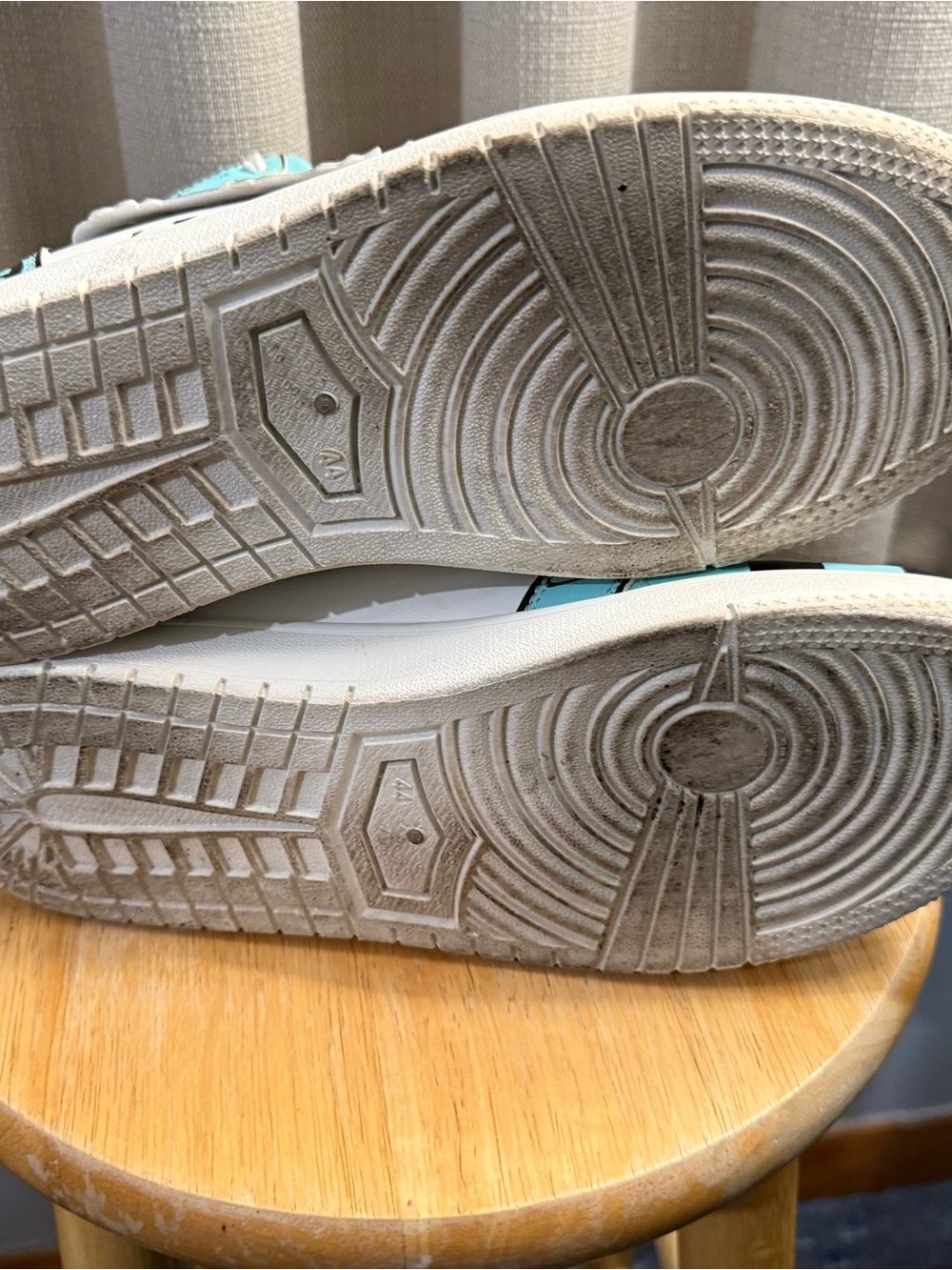 Tanjiro Kamado Anime High-Top Sneakers in Cream & Aqua - Picture 6 of 7